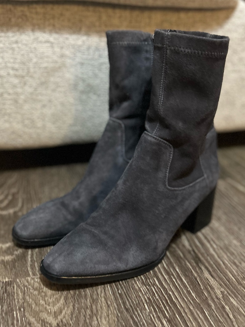 AQUATALIA Tilly Weatherproof Stacked Heel Booties Sock Grey Size 8 Minimalist